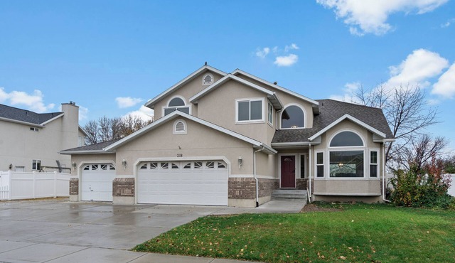 Newly Remodeled Spacious open concept 6-bedroom house in serene Draper.