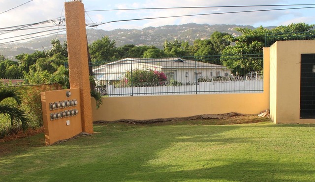 Newly Renovated! Furnished 1 Bdrm Apt, Gated Community Red Hills Area