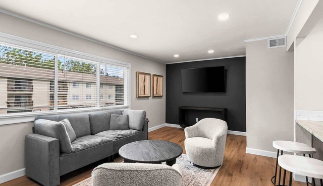 Newly Renovated Unit in Central Spfld! #203