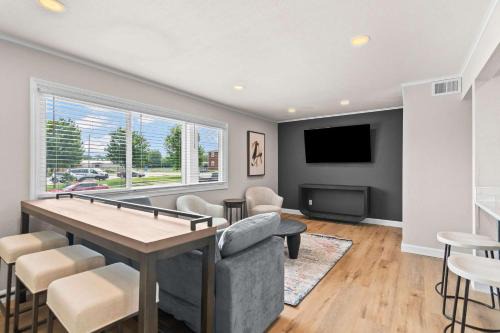 Newly Renovated Unit in Central Spfld #302
