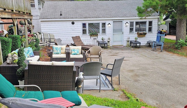 Newly Updated Cozy Home ~ Located Downtown, UVM, Hospital Includes 8 Bikes!