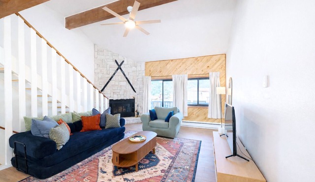 Newly Updated - Steps from Ski Lifts, Dining, and Shopping