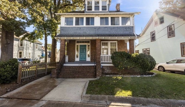 Newport Nook: Monthly Norfolk Rental - Sleeps 10! 4 bdrms/5 beds/2.5 baths