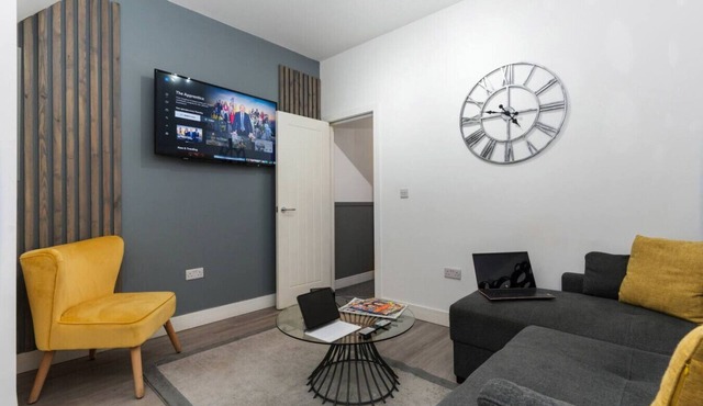 NH - F3 · Nottage House Premier Apartments