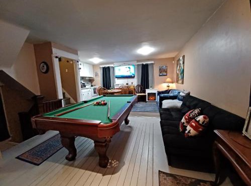 Niagara falls cottage unit with loft