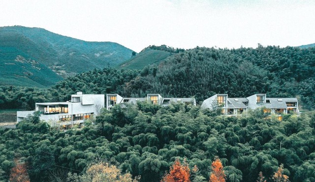 Nian hotel & resorts