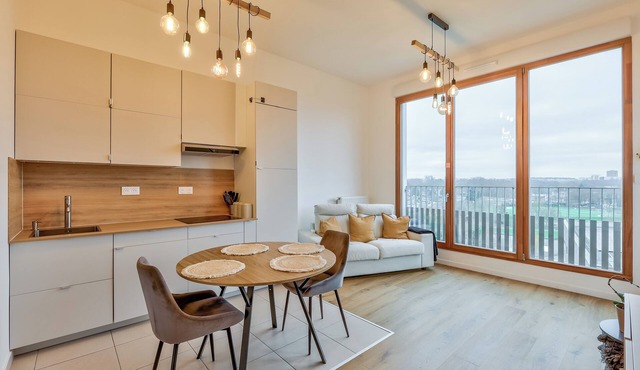 Nice 1BR flat with lovely terrace and parking