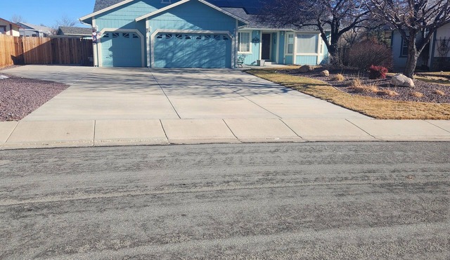 Nice 3-bedroom + office, 3 bath, LG 3 car garage, house in Spanish Springs, NV