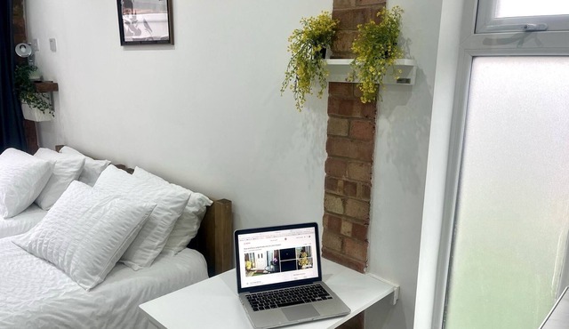 Nice and Cosy Large Studio Near Luton Airport