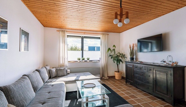 Nice apartment for 4 guests with WIFI, TV, patio and pets allowed