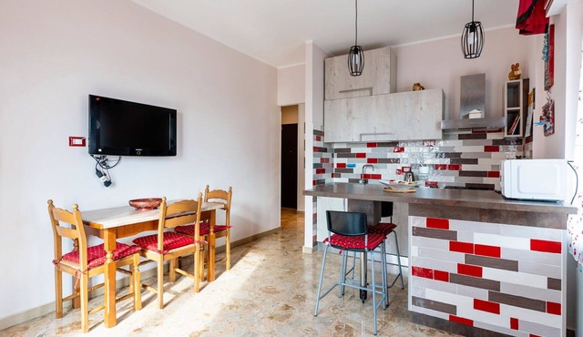 Nice apartment for 5 people with WIFI, A/C, TV, balcony and pets allowed