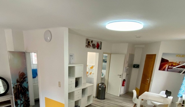 ★Nice Apartment | 2P | balcony | Central | Newly Refurbished | WiFi | Contemporary ★