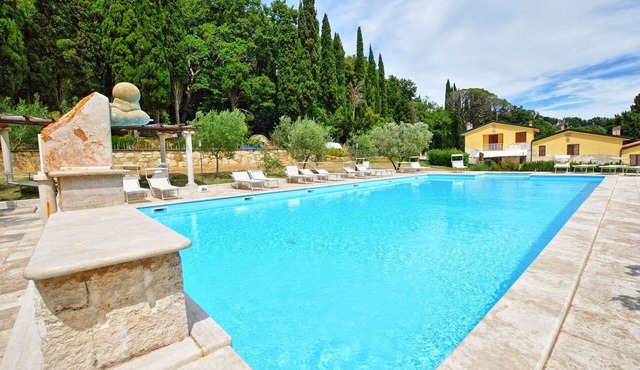 Nice apartment for 6 guests with pool