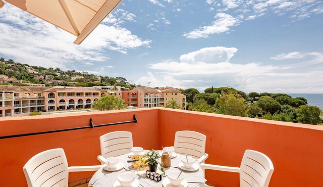 Nice apartment for 6 guests with A/C, WIFI, pool, TV, terrace and pets allowed