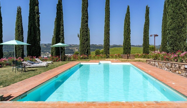 Nice apartment in villa for 2 people with WIFI, pool and TV, close to Greve In Chianti