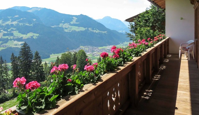 Nice apartment for 4 guests with WIFI, TV, balcony and parking