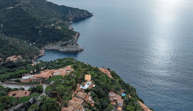 Nice apartment for 4 people with WIFI, A/C, pool, TV, terrace, pets allowed and panoramic view