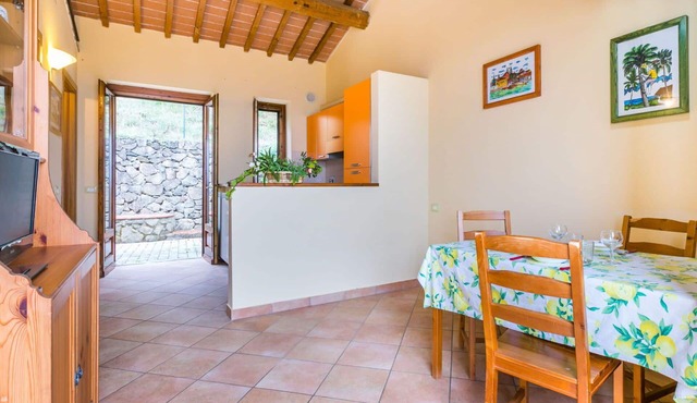Nice apartment for 2 people with pool, WIFI, terrace, pets allowed and panoramic view