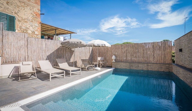 Nice apartment for 4 people with pool, WIFI, A/C, TV, balcony and panoramic view