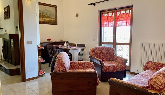 Nice apartment for 5 people with WIFI, TV, patio and pets allowed