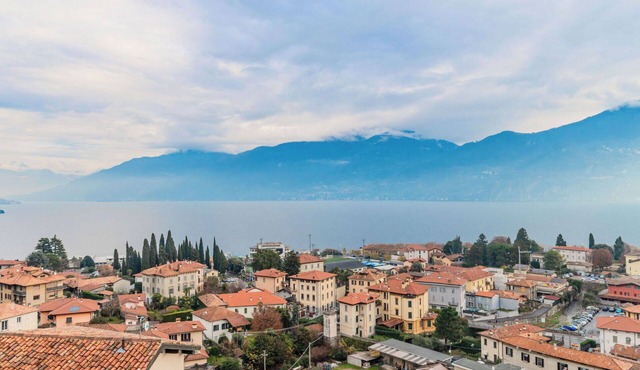 Nice apartment for 6 guests with WIFI, TV, patio, pets allowed and panoramic view