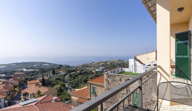 Nice apartment for 6 guests with A/C, WIFI, balcony and pets allowed