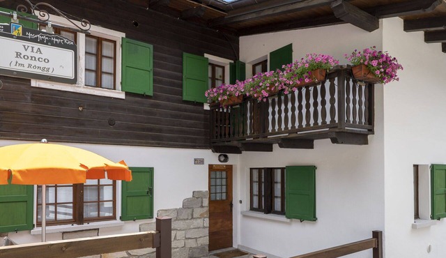 Nice apartment for 6 people with TV, balcony, pets allowed and panoramic view