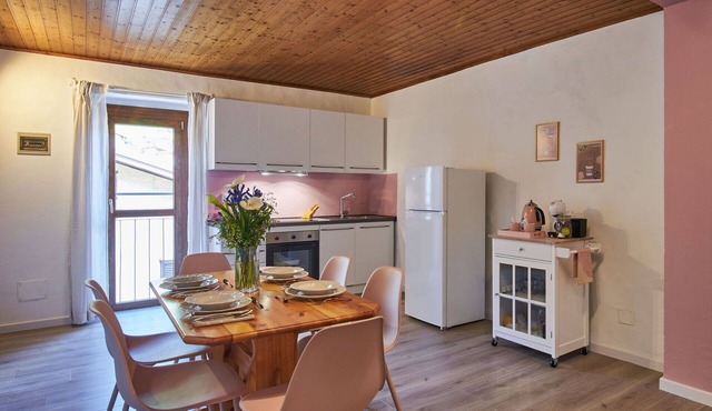 Nice apartment for 6 people with WIFI, TV and pets allowed