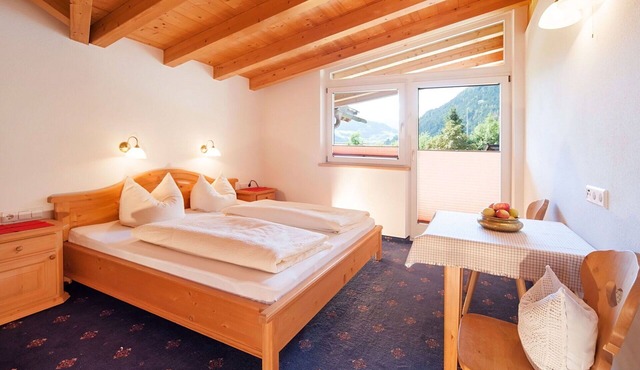 Nice apartment for 8 guests with WIFI, TV and balcony