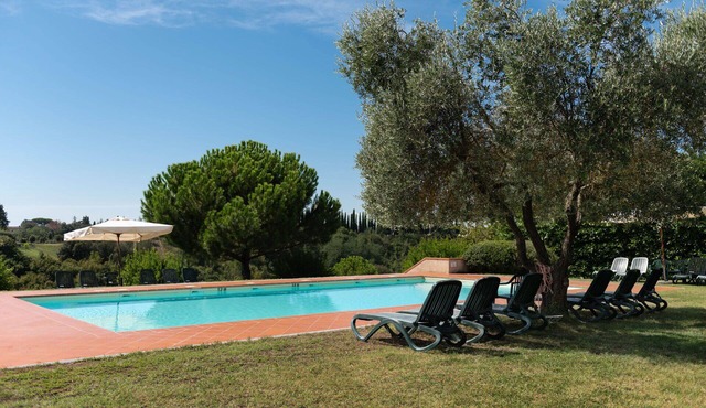 Nice apartment for 8 guests with hot tub, WIFI, pool and pets allowed