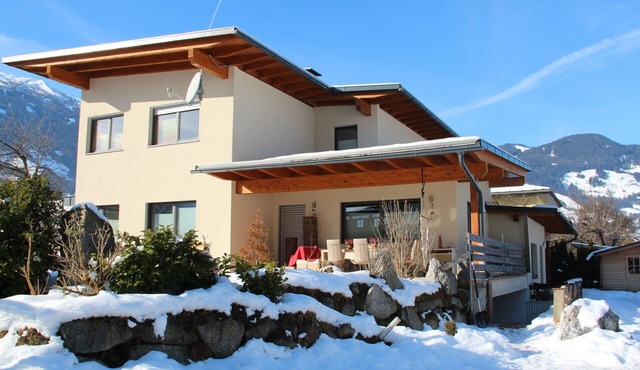Nice apartment for 4 guests with WIFI, TV and patio