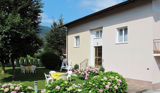 Nice apartment for 3 people with WIFI, TV, patio and parking