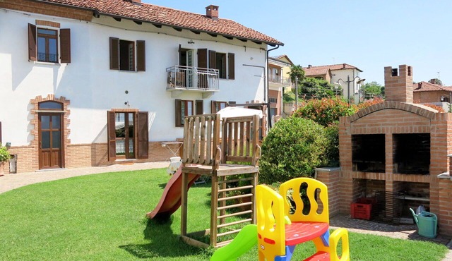 Nice apartment for 7 people with WIFI, pool, A/C, TV, patio and pets allowed