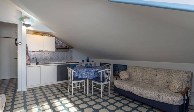 Nice apartment for 3 guests with WIFI, A/C
