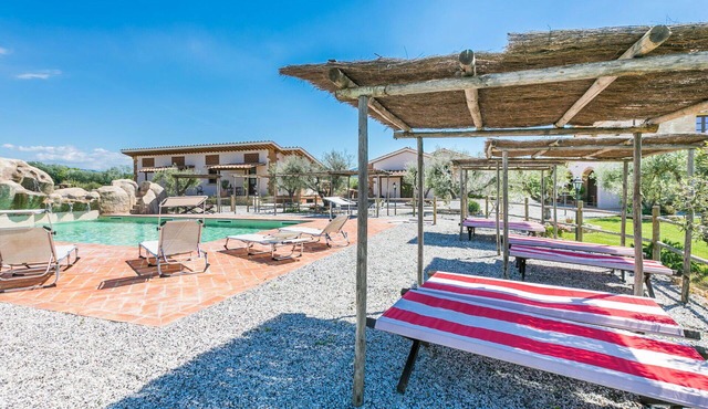 Nice apartment for 5 guests with WIFI, A/C, pool, terrace and pets allowed