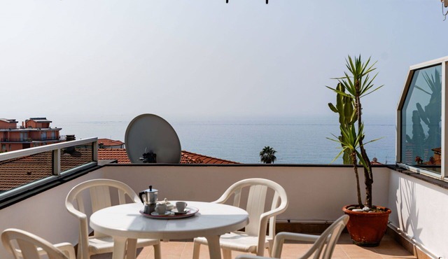 Nice apartment for 3 people with WIFI, TV and terrace