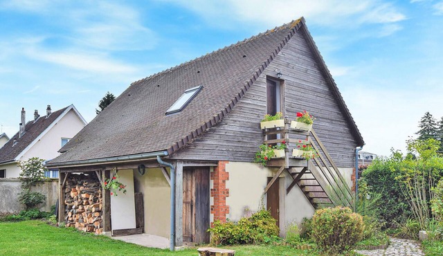 Nice apartment in Le Mesnil-Esnard with WiFi