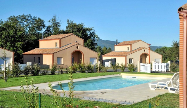Nice apartment in villa for 8 people with private pool, TV, terrace and pets allowed