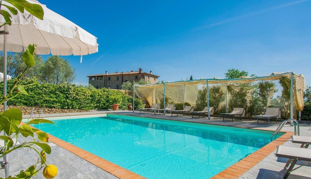 Nice apartment in Lamporecchio with swimming pool