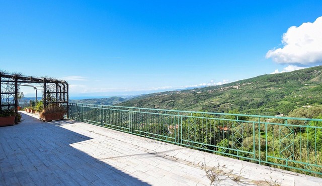 Nice apartment in Perdifumo with house sea view