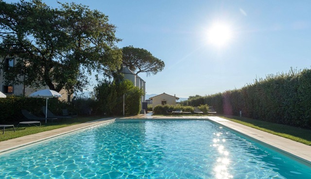 Nice apartment in villa for 4 people with pool, A/C, WIFI, TV, patio and parking