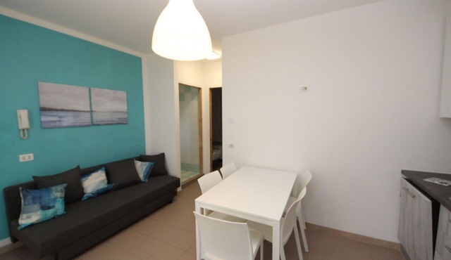 Nice apartment in villa for 4 guests with A/C, WIFI, TV, terrace and pets allowed
