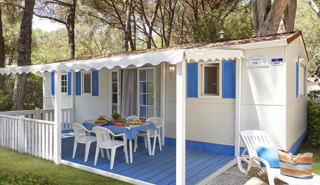 Nice apartment in villa for 6 people with A/C, WIFI, pool, TV and terrace