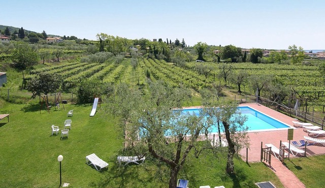 Nice apartment in villa for 4 guests with pool, WIFI, A/C, TV, panoramic view and parking