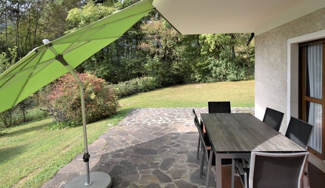 Nice apartment in villa for 5 people with WIFI, TV, terrace and pets allowed