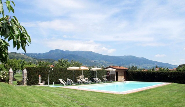 Nice apartment in villa for 2 guests with WIFI, pool, A/C, TV and terrace