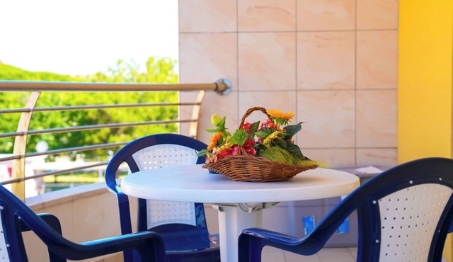 Nice apartment for 4 guests with A/C, private pool, WIFI and balcony