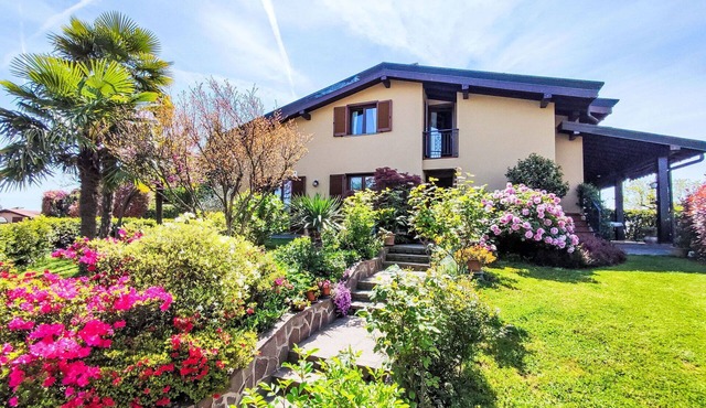 Nice apartment for 5 people with A/C, WIFI, TV, balcony and panoramic view