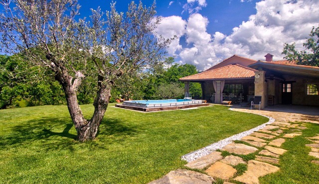 Nice apartment with A/C, private pool, WIFI, TV, terrace, pets allowed and panoramic view