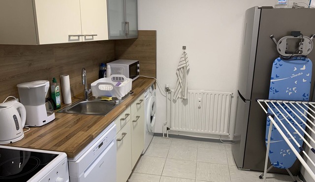 Nice apartment with a large balcony near the Hoepfner Castle and downtown!